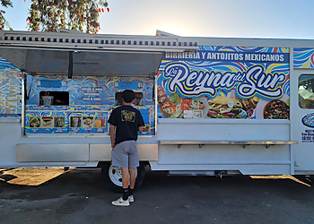 Mariscos La Reyna Del Sur 2 - San Diego, CA Food Trucks - Kitchen Image