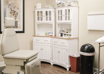 El Paso Dermatologists Mark F. Peake, MD - MOUNTAIN VIEW DERMATOLOGY, PA