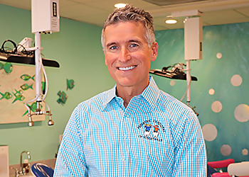 Mark Fernandez, DDS - PEDIATRIC DENTISTRY OF SUNSET HILLS Mark Fernandez, DDS - PEDIATRIC DENTISTRY OF SUNSET HILLS - St Louis, MO Kids Dentists - Doctor Portrait Image