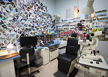 Coral Springs Eye Doctors Mark Gendal, OD, FAAO - VISION WORLD