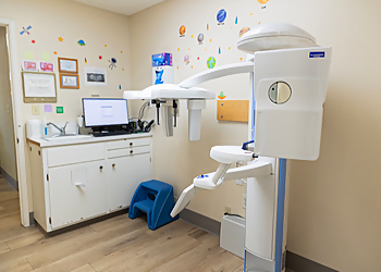 Mark W. Dalporto, DDS - SILICON VALLEY PEDIATRIC DENTISTRY & ORTHODONTICS - Sunnyvale, CA Kids Dentists - Treatment Room Image