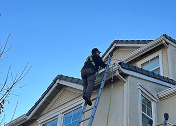 Elk Grove Gutter Cleaners Master's Window & Gutter Cleaning, Inc