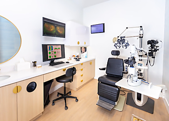 Santa Clarita Pediatric Optometrists Matthew Thornton, OD - SUNSHINE OPTOMETRY