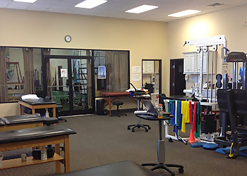 Megan Hemmingsen, PT, DPT, LSVT-BIG, Cert. MDT, COMT, CIDN - STAR PHYSICAL THERAPY CLARKSVILLE - Clarksville, TN Physical Therapists - Treatment Room Image