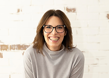 Melissa Paluzzi LLC Master Hypnotic Coach - Rockford, IL Hypnotherapy - Doctor Portrait Image