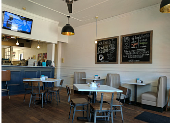 Memphis Pizza Cafe - Memphis, TN Pizza Places - Indoor Sitting