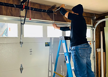 Mi Garage Door Repair - Warren, MI Garage Door Repair - Field Work Image