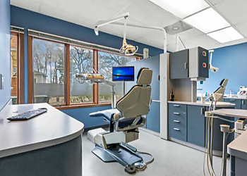 Elgin Dentists Michael Bender, DDS - BENDER DENTAL CARE