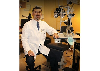 Orlando eye doctor Michael Salinas, OD - Eye Associates of Orlando PA