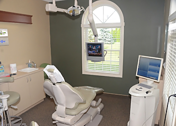 Sterling Heights Cosmetic Dentists Michael Young, DDS - FOREVER YOUNG DENTISTRY