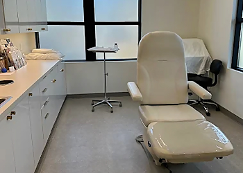 Vancouver Dermatologists Michele M. Thompson, MD