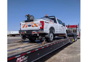 Midwest Tow & Transport - Kansas City, KS Towing Companies - Outdoor Work Image