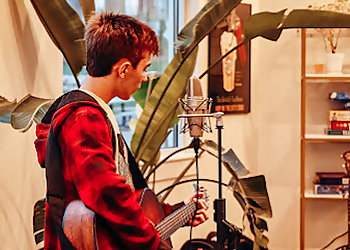 Mimic Music - St Louis, MO Music Schools - Student Image
