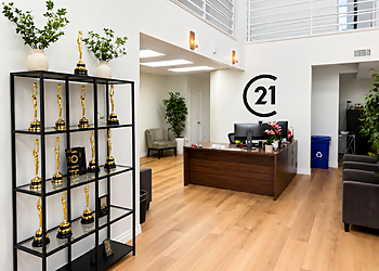 Mina Hong - Thousand Oaks, CA Real Estate Agents - Service Image