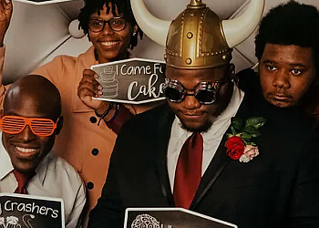 Mirror Me KC LLC Kansas City Photo Booth Companies