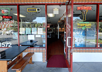 Mission Pizza & Pub - Fremont, CA Pizza Places - Indoor Sitting