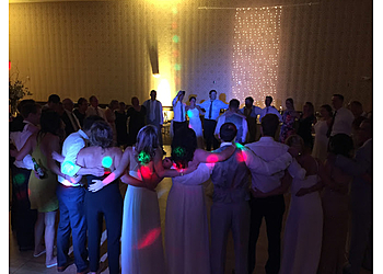 Pittsburgh Djs Modern Era Weddings