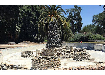 Visalia Public Parks Mooney Grove Park