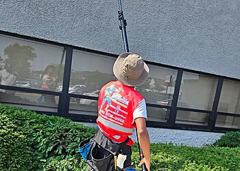 Baltimore Window Cleaners Mr. Sparkle Window cleaner