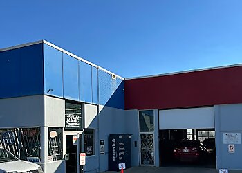 Muffler Magic-Complete Car Care Milwaukee Car Repair Shops image 1