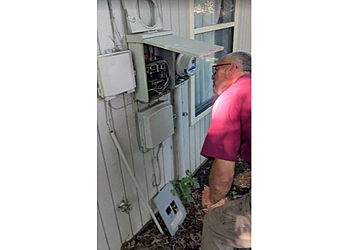 Murray Electric & Plumbing - Broken Arrow, OK Electricians - Technician Portrait Image