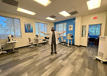 Santa Clarita Eye Doctors Nathan Abraham, MD - ABRAHAM EYE CENTER