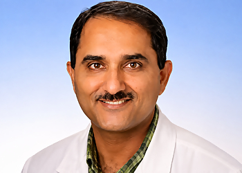 Naveen Mehrotra, MD - Elizabeth, NJ Pediatricians - Doctor Portrait Image
