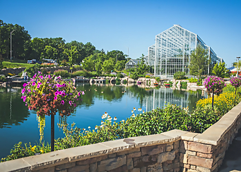 Rockford Places To See Nicholas Conservatory & Gardens