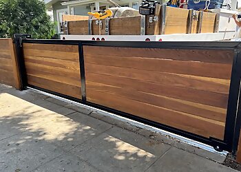 Huntington Beach Fencing Contractors No Limit Fence Company