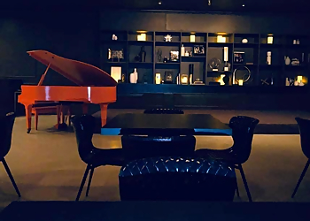 Hampton Night Clubs Noir