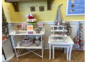 Nothing Bundt Cakes - Kent, WA Cakes - Restaurant Decor Image