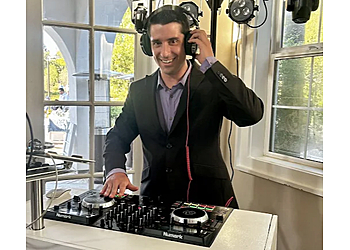 OC Party DJ - Costa Mesa, CA Djs - DJ Performance Image