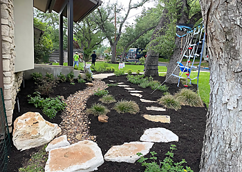 Round Rock Landscaping Companies Oak Grove Lawn & Landscape