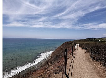 Long Beach hiking trail Ocean Trails Reserve