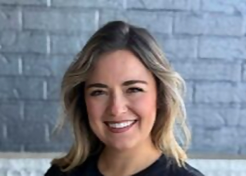 Olivia Nees, PT, DPT, Cert-DN - NORMAN PHYSICAL THERAPY Olivia Nees, PT, DPT, Cert-DN - NORMAN PHYSICAL THERAPY - Norman, OK Physical Therapists - Doctor Portrait Image