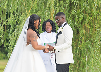 Savannah Wedding Photographers One Moment One Shot Photography