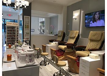 Nail Salon Zachary La - hoodydesign