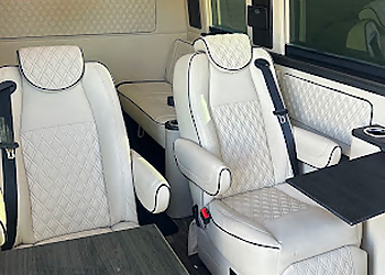 Oregon Coach Limo - Eugene, OR Limo Service - Business Gallery Image