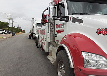 Orozco's Crane Towing & Recovery Laredo Towing Companies image 1