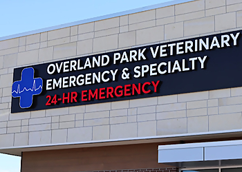 Overland Park Veterinary Emergency and Specialty - Overland Park, KS Veterinary Clinics - Clinic Exterior Image