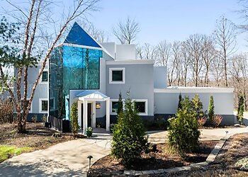 Cincinnati Real Estate Agents Oyler Hines of Coldwell Banker