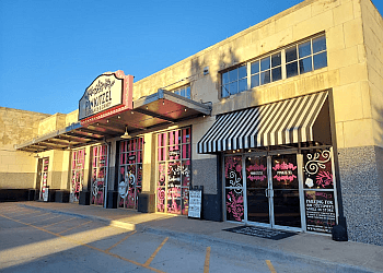 Oklahoma City Cakes Pinkitzel Candy & Cupcakes Bricktown