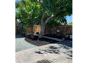 Oakland lawn care service Pablo's Landscaping, Maintenance & Tree Service