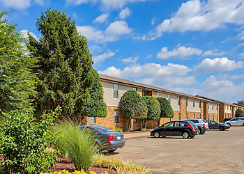 Paddock Place and The Oaks Clarksville Apartments For Rent image 1