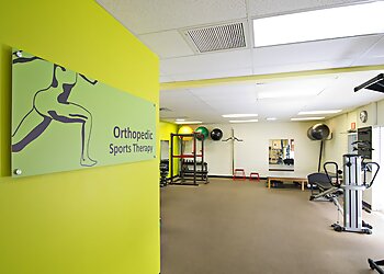 Tempe Physical Therapists Pam Neuharth, PT, DPT, OCS, FAAOMPT - ORTHOPEDIC SPORTS THERAPY