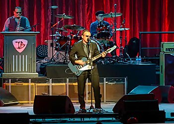 Cedar Rapids Places To See Paramount Theatre