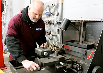 Kansas City Car Repair Shops Parkway Service Center, Inc.