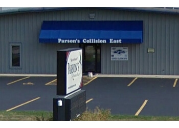 auto painting rockford il ThreeBestRated  in IL Auto Rockford, Shops Best 3 Body