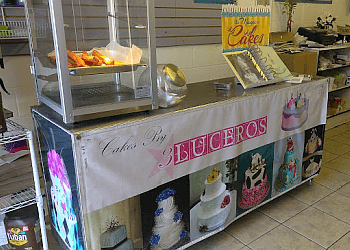 Downey Cakes Pasteleria Tres Luceros