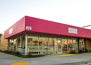 Fullerton Cakes Patty's Cakes and Desserts